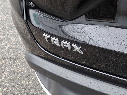 Used 2025 Chevrolet Trax LT w/ Driver Confidence Package image 30