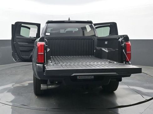 Used 2025 Toyota Tacoma SR5 image 33