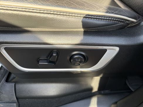 Used 2019 RAM 1500 Laramie AWD/4WD image 16
