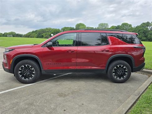 Used 2025 Chevrolet Traverse Z71 w/ Driver Confidence Package image 3