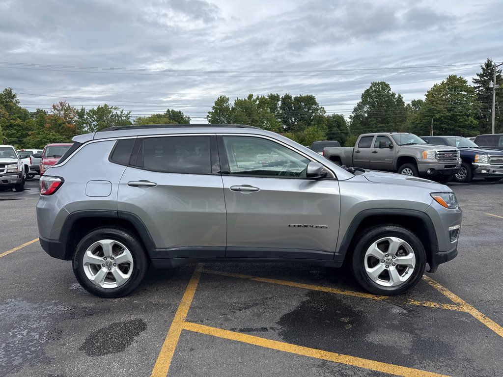 Used 2019 Jeep Compass Latitude w/ Popular Equipment Group AWD/4WD image 5