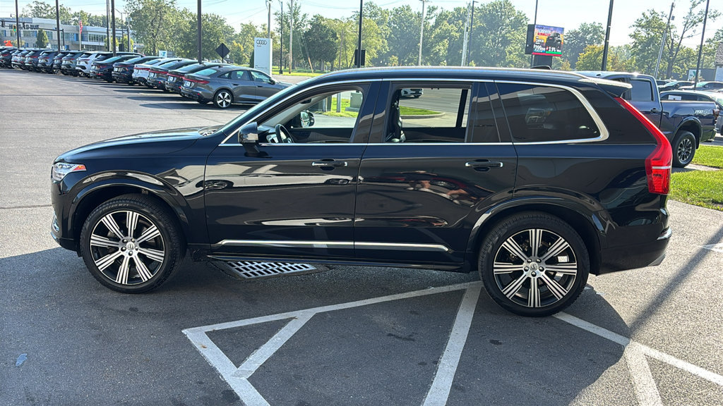 Used 2021 Volvo XC90 T6 Inscription w/ Advanced Package AWD/4WD image 2