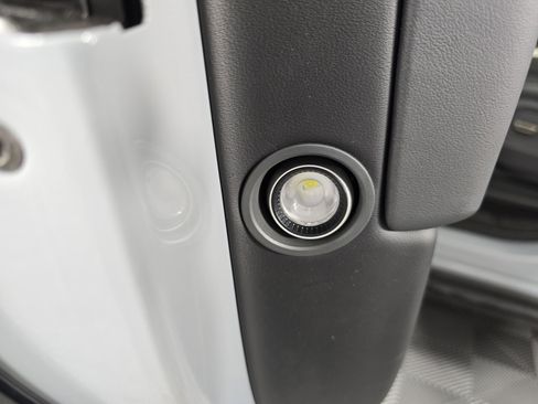 Used 2023 Rivian R1T Launch Edition image 32