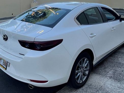 Used 2020 MAZDA MAZDA3 Sedan FWD image 5