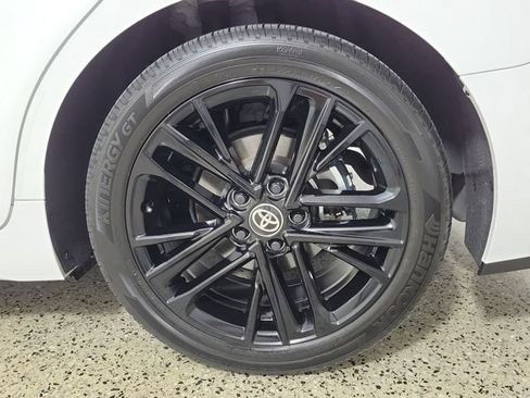 Used 2025 Toyota Camry SE FWD image 8