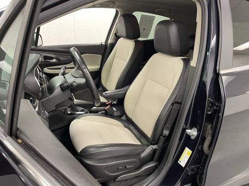 Used 2021 Buick Encore Preferred w/ Safety Package image 19