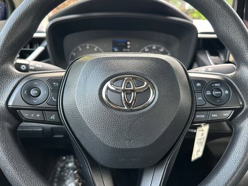 Used 2023 Toyota Corolla LE image 21