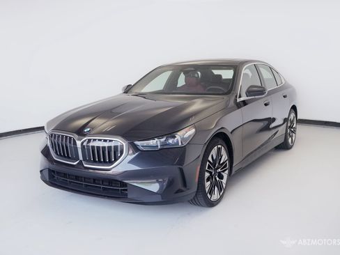 Used 2026 BMW 530i RWD image 2