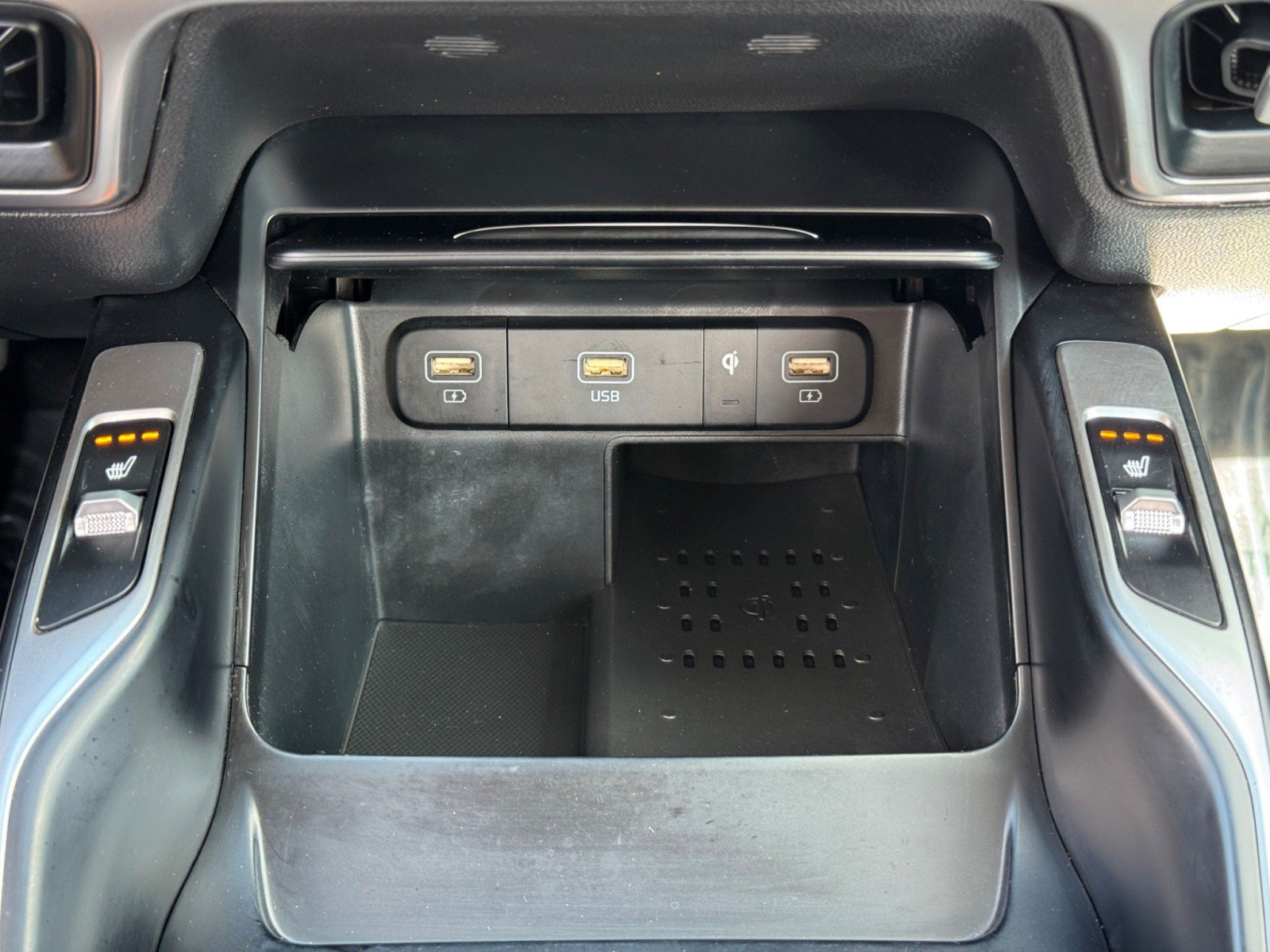 Used 2022 Kia Sorento EX w/ Panoramic Sunroof Package FWD image 28