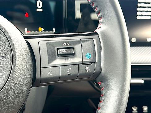 New 2026 Nissan Kicks SR w/ Cold Weather Package FWD image 18