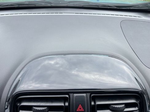 Used 2025 Kia Soul LX w/ LX Technology Package FWD image 16
