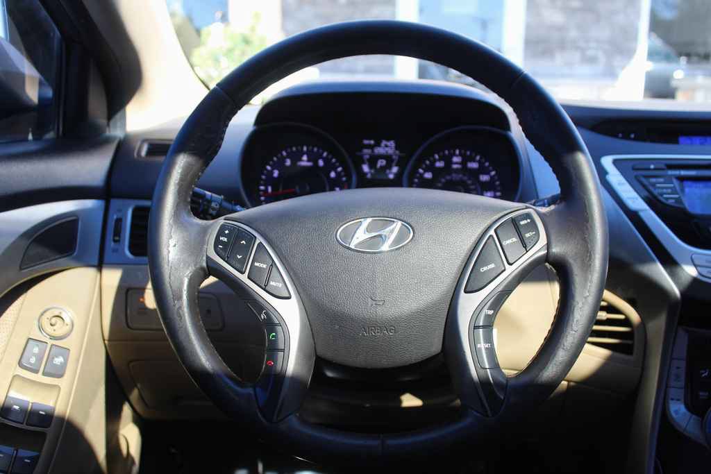 Used 2013 Hyundai Elantra Limited FWD image 12