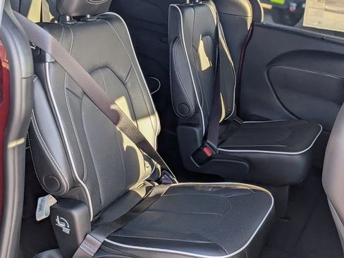 New 2026 Chrysler Pacifica Limited w/ S Appearance Package image 28