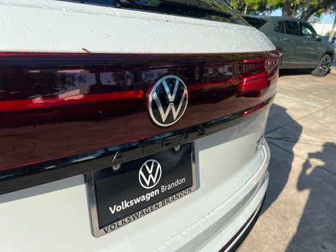 New 2026 Volkswagen Atlas Cross Sport SEL R-Line AWD/4WD image 33