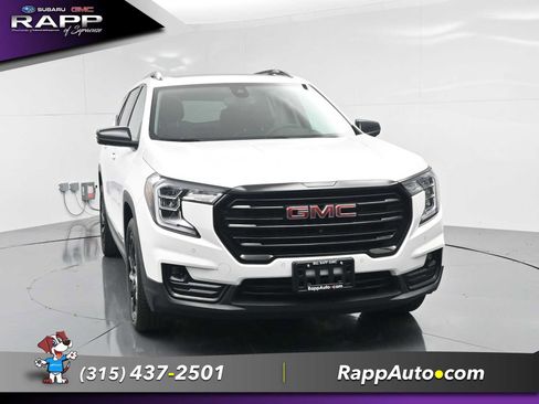 Used 2023 GMC Terrain SLT w/ Tech Package AWD/4WD image 3