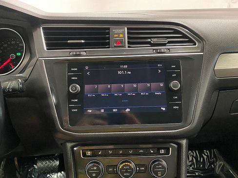 Used 2018 Volkswagen Tiguan SEL image 13