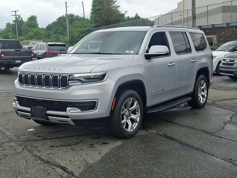 Used 2022 Jeep Wagoneer Series II AWD/4WD image 3