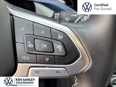 Used 2023 Volkswagen Taos SE w/ Black Wheel Package FWD image 13