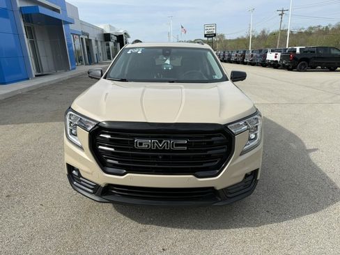 Used 2023 GMC Terrain SLT w/ Tech Package image 8