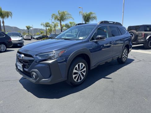 Used 2025 Subaru Outback Premium AWD/4WD image 4