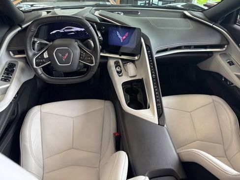 Used 2022 Chevrolet Corvette Stingray Preferred Conv w/ Z51 Performance Package RWD image 5