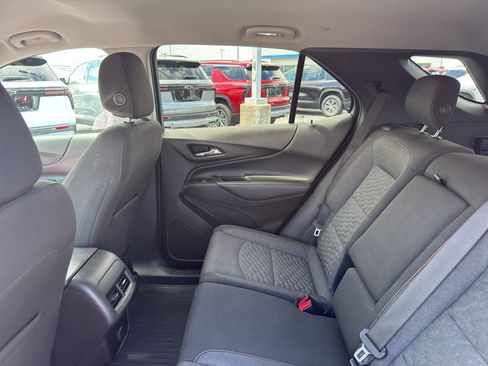 Used 2018 Chevrolet Equinox LT FWD image 32