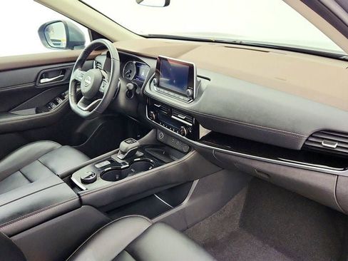 Used 2023 Nissan Rogue SL image 25