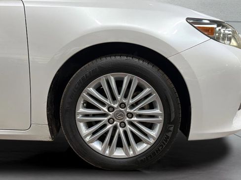 Used 2013 Lexus ES 350 w/ Premium Pkg image 34
