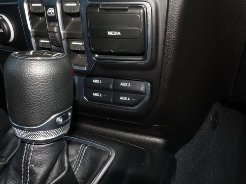 Used 2026 Jeep Gladiator Mojave AWD/4WD image 24