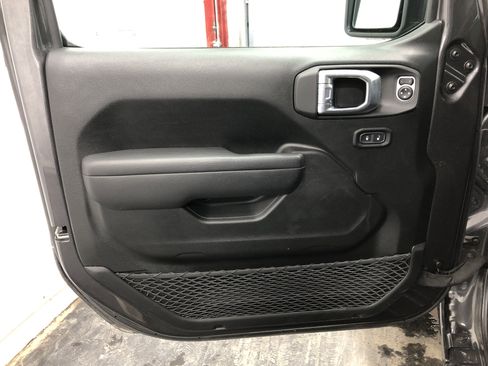 Certified 2025 Jeep Wrangler Sport S image 16