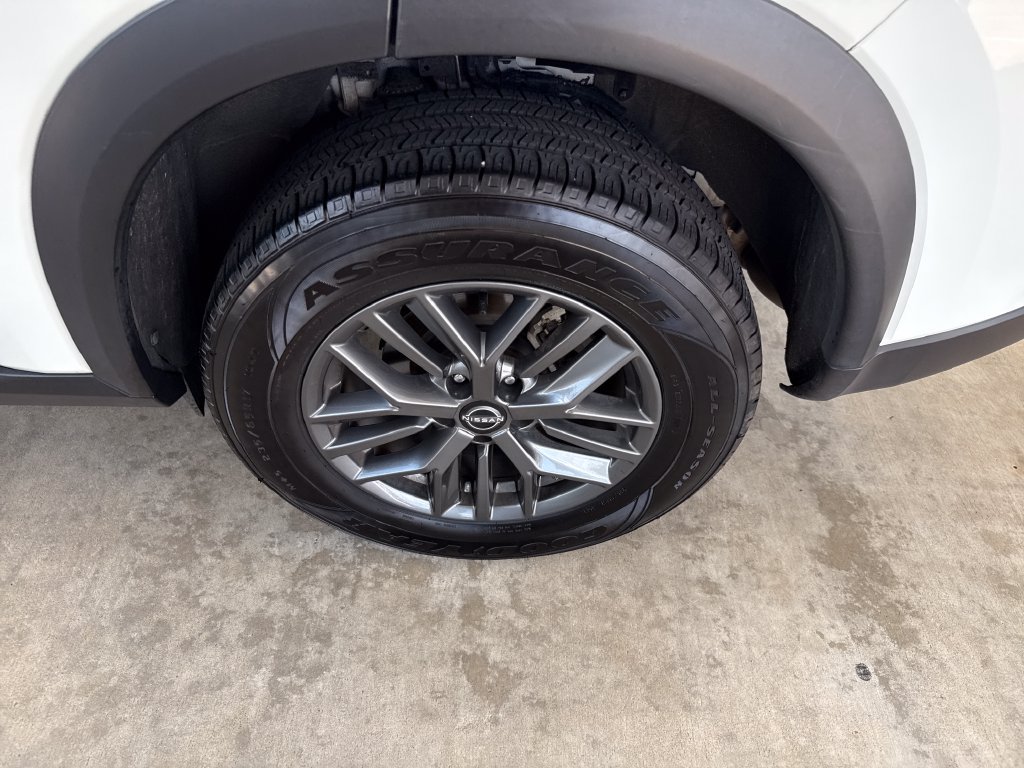 Used 2025 Nissan Rogue S FWD image 24