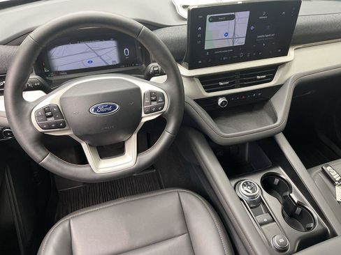 Used 2026 Ford Explorer Active w/ Active Comfort Package AWD/4WD image 14