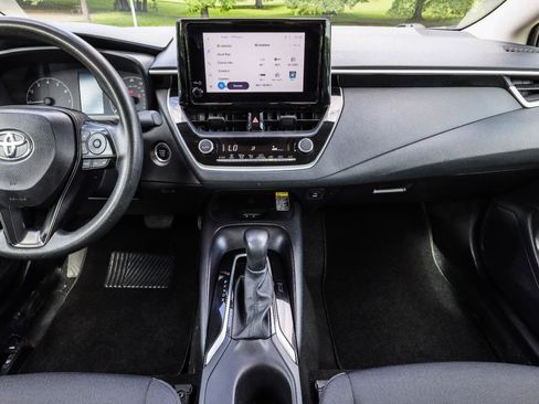 Used 2025 Toyota Corolla LE w/ LE Premium Package FWD image 27