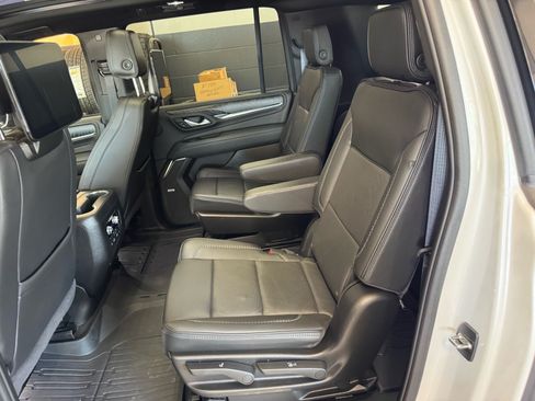 Used 2024 GMC Yukon XL Denali w/ Advanced Technology Package AWD/4WD image 15