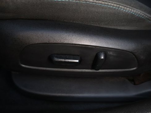 Used 2017 Chevrolet Cruze LT w/ Convenience Package image 8