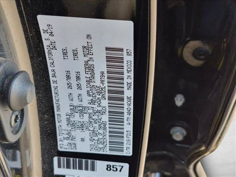 Used 2019 Toyota Tacoma TRD Off-Road RWD image 15
