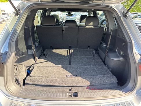 Certified 2023 Volkswagen Tiguan SE R-Line FWD image 29