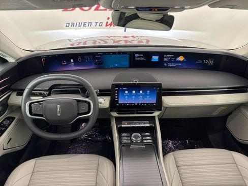 New 2026 Lincoln Nautilus Reserve image 9