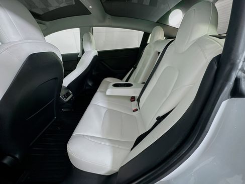 Used 2021 Tesla Model 3 Standard Range Plus image 27