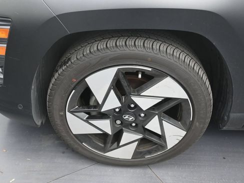 Used 2024 Hyundai Kona Limited FWD image 9