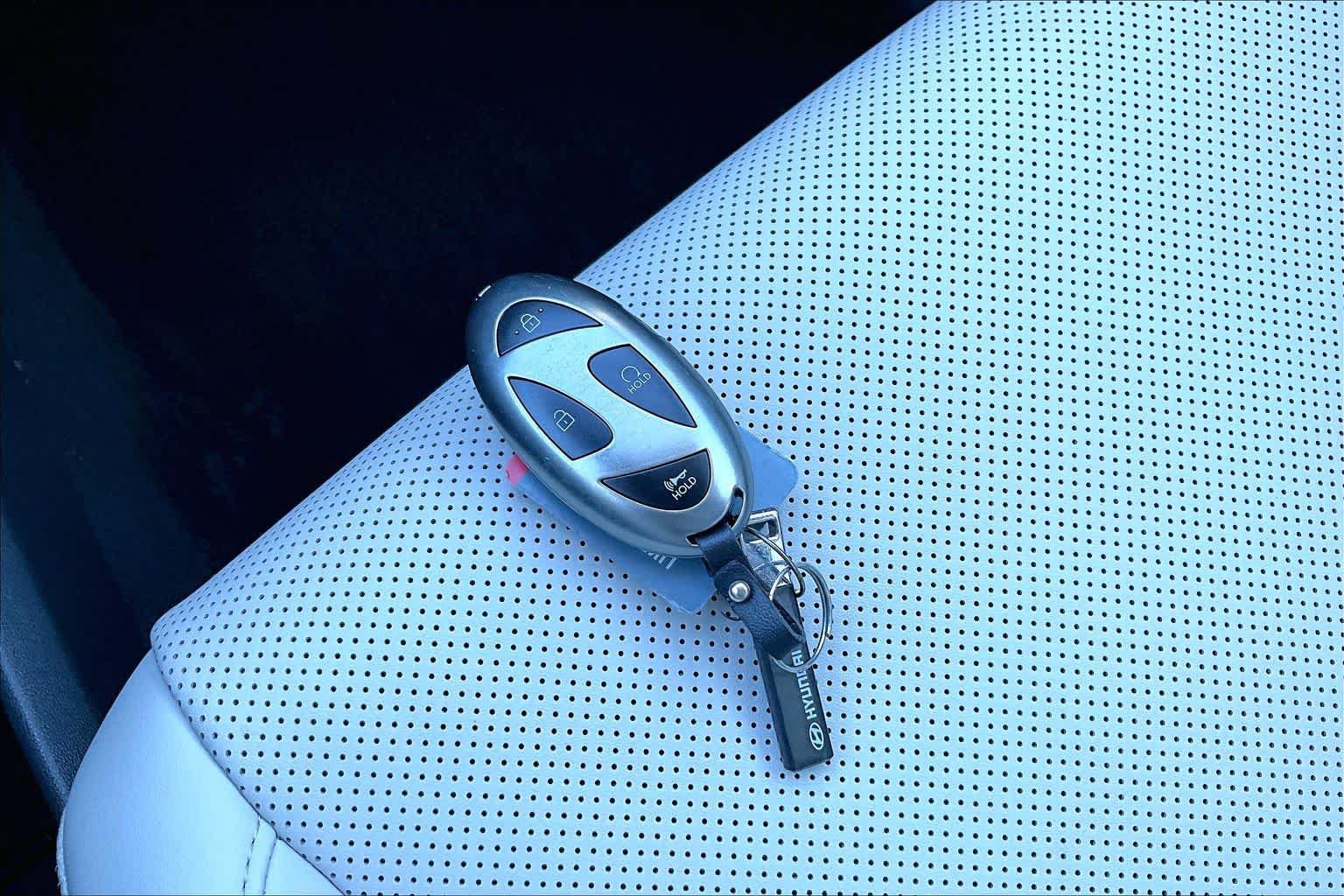 Used 2026 Hyundai Santa Fe SEL FWD image 14
