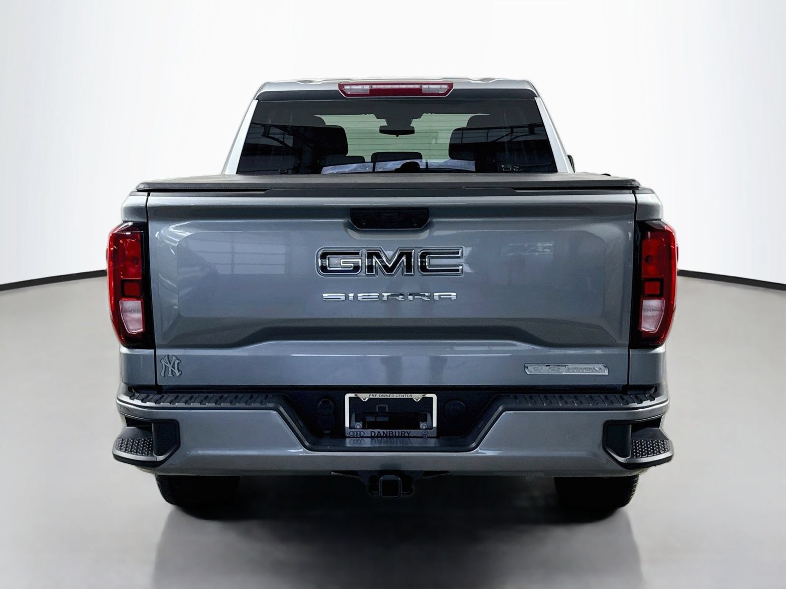 Used 2024 GMC Sierra 1500 Elevation w/ LPO, Elevation Black Package AWD/4WD image 10
