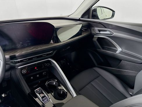 Used 2025 Audi Q5 Premium w/ Convenience Package image 21