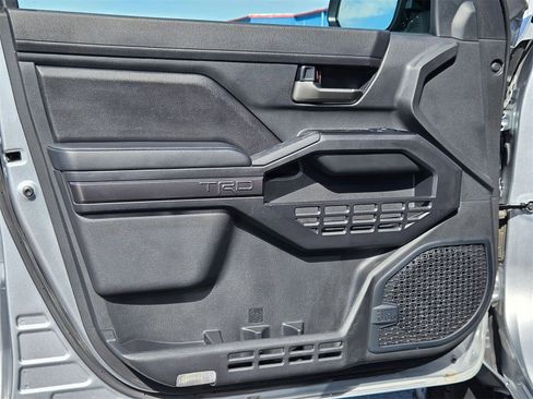 Used 2024 Toyota Tacoma 4x4 Double Cab image 11