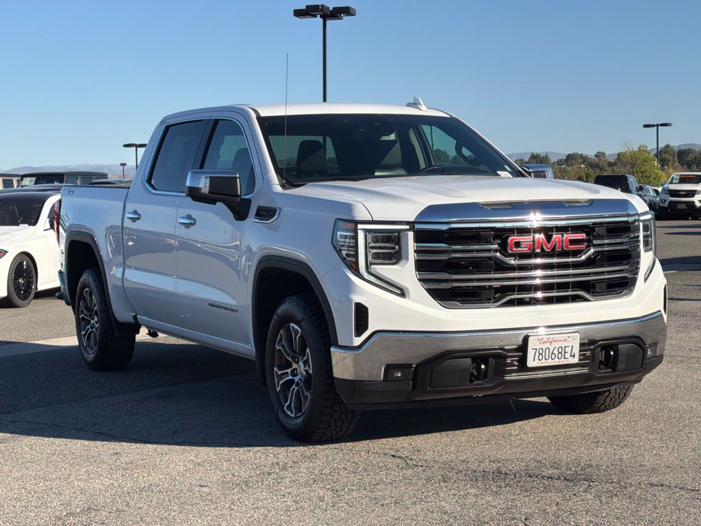Used 2025 GMC Sierra 1500 SLT AWD/4WD image 4