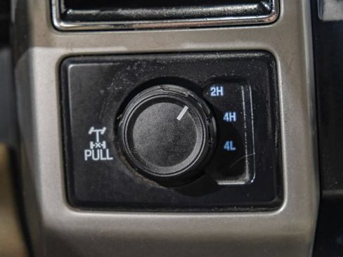 Used 2020 Ford F250 Lariat w/ Lariat Value Package AWD/4WD image 28