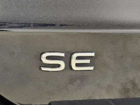 Used 2023 Volkswagen Taos SE FWD image 7