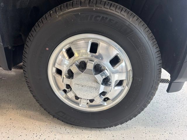 Used 2025 GMC Sierra 3500 Denali AWD/4WD image 14