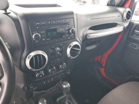 Used 2014 Jeep Wrangler Unlimited Sahara w/ Connectivity Group image 16