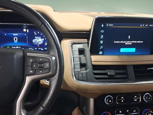 Used 2023 Chevrolet Suburban Premier AWD/4WD image 9